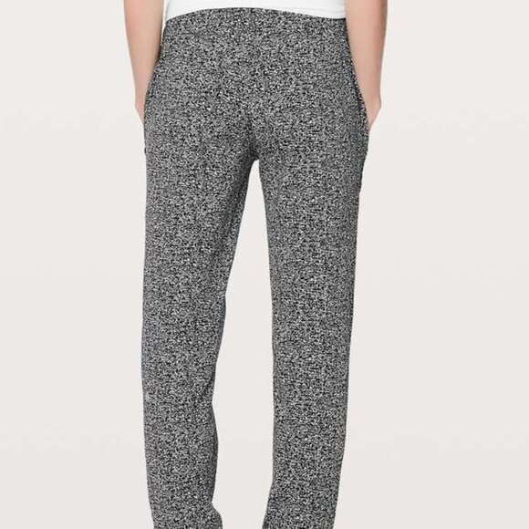🇨🇦 Lululemon Black & Grey Jogger Pants - Picture 15 of 16